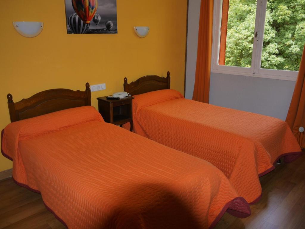 Hotel Le Castelet Ax-les-Thermes Room photo